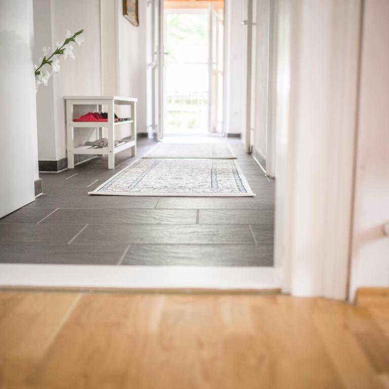 Ferienwohnung Alpi - Two-Bedroom Apartment with Garden & Mountain View - 8