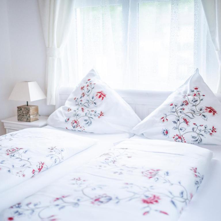 Ferienwohnung Alpi - Two-Bedroom Apartment with Garden & Mountain View - 10