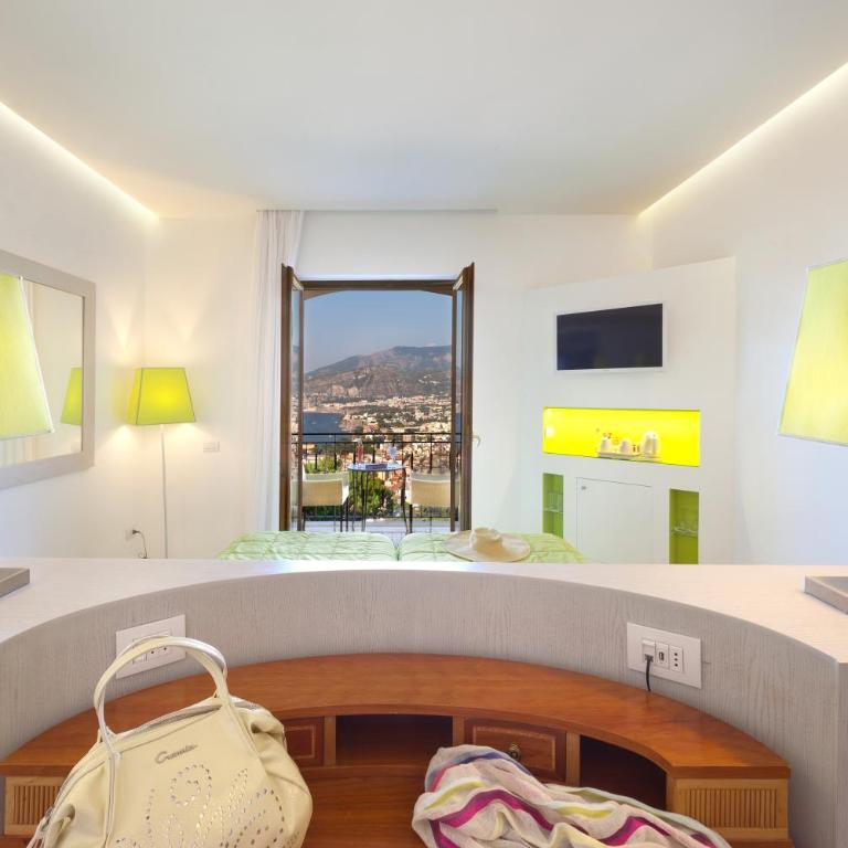 Grand Hotel President - Deluxe Double or Twin Room with Sea View - 1