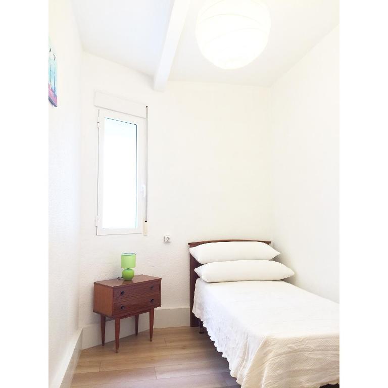 COSY 3 BED APT 200m FROM BEACH WiFi - Apartamento con vistas al mar - 11