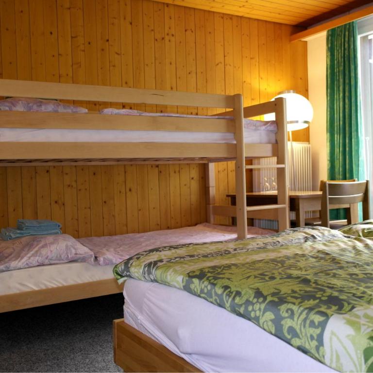 Hotel-Restaurant Stechelberg Bed & Breakfast - Familienzimmer mit Gemeinschaftsbad - 4