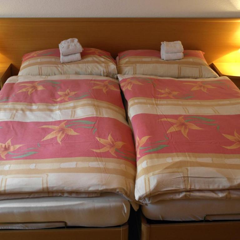 Hotel-Restaurant Stechelberg Bed & Breakfast - Familienzimmer mit eigenem Bad - 2