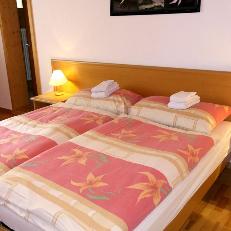 Hotel-Restaurant Stechelberg Bed & Breakfast - Familienzimmer mit eigenem Bad - 1