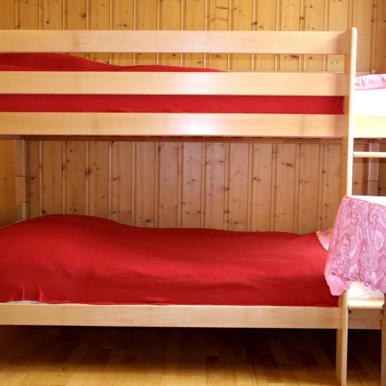 Hotel-Restaurant Stechelberg Bed & Breakfast - Familienzimmer mit eigenem Bad - 3