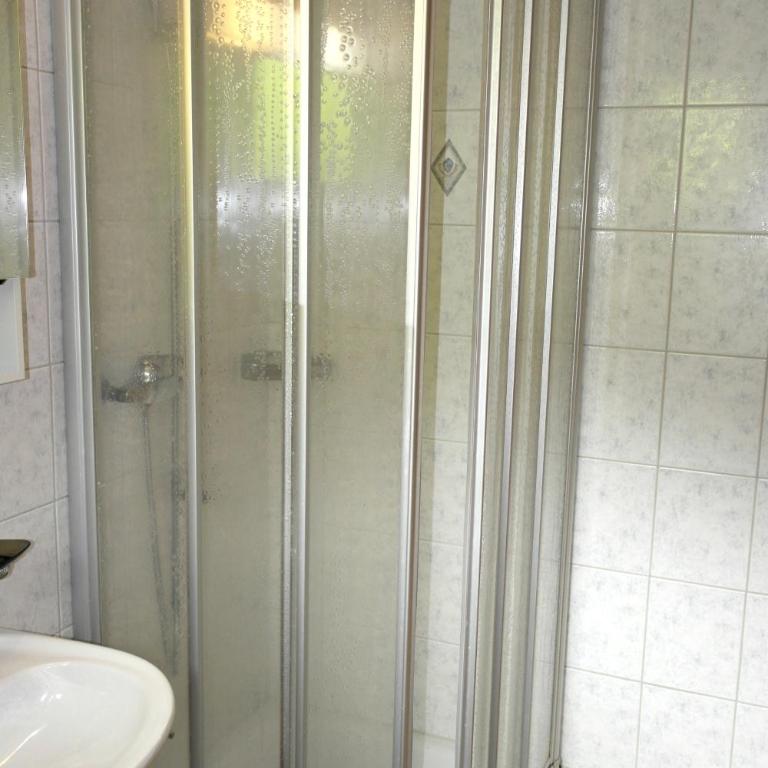 Hotel-Restaurant Stechelberg Bed & Breakfast - Familienzimmer mit eigenem Bad - 5