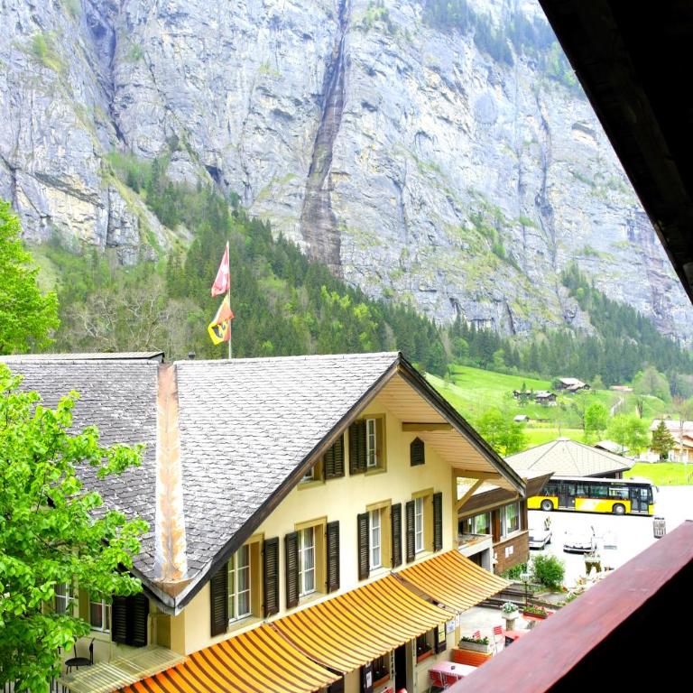 Hotel-Restaurant Stechelberg Bed & Breakfast - Familienzimmer mit Gemeinschaftsbad - 5