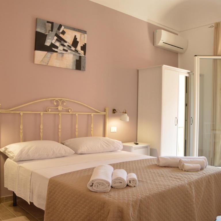 B&B SICILIA - Camera Matrimoniale con Balcone e Vista Mare - 3