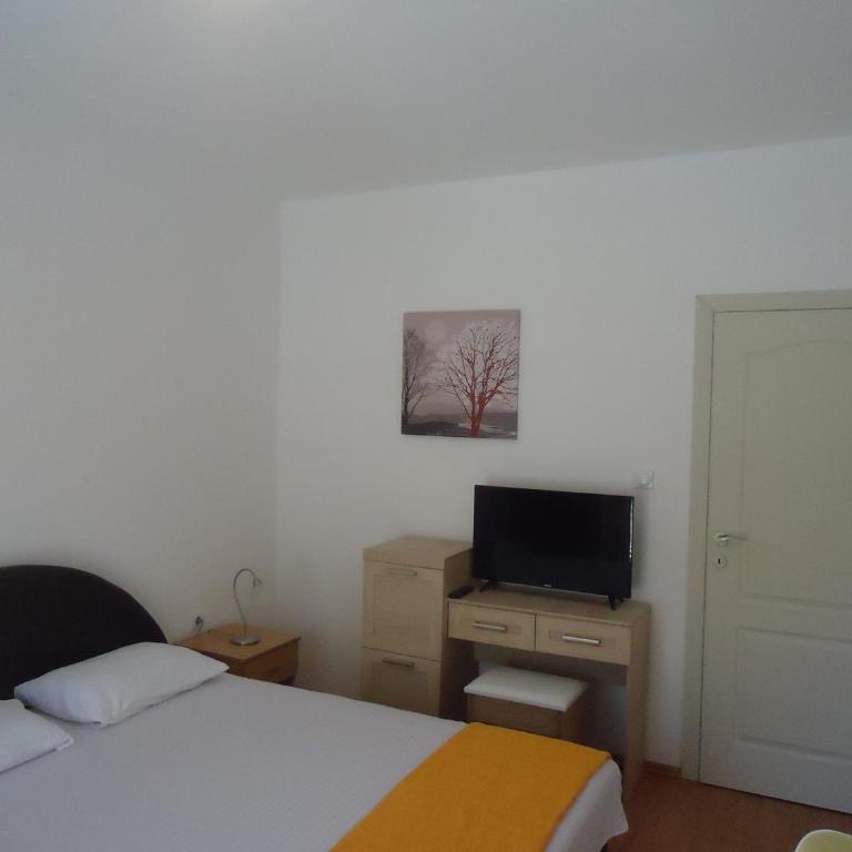 Apartments Forte Mare - Two-Bedroom Apartment with Sea View - 6