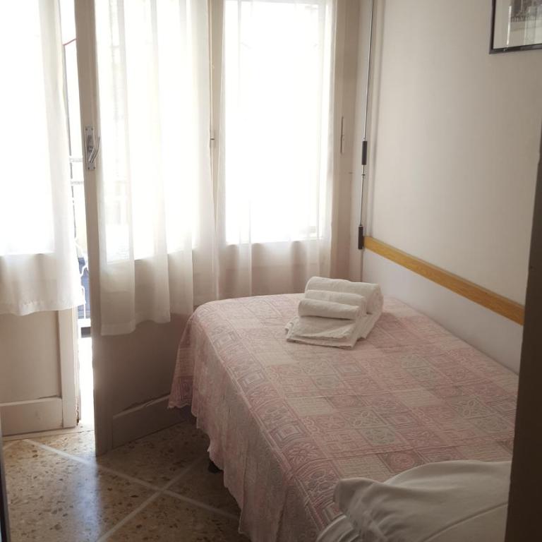 Albergo Sabrina - Camera Singola con Bagno Privato Esterno - 2