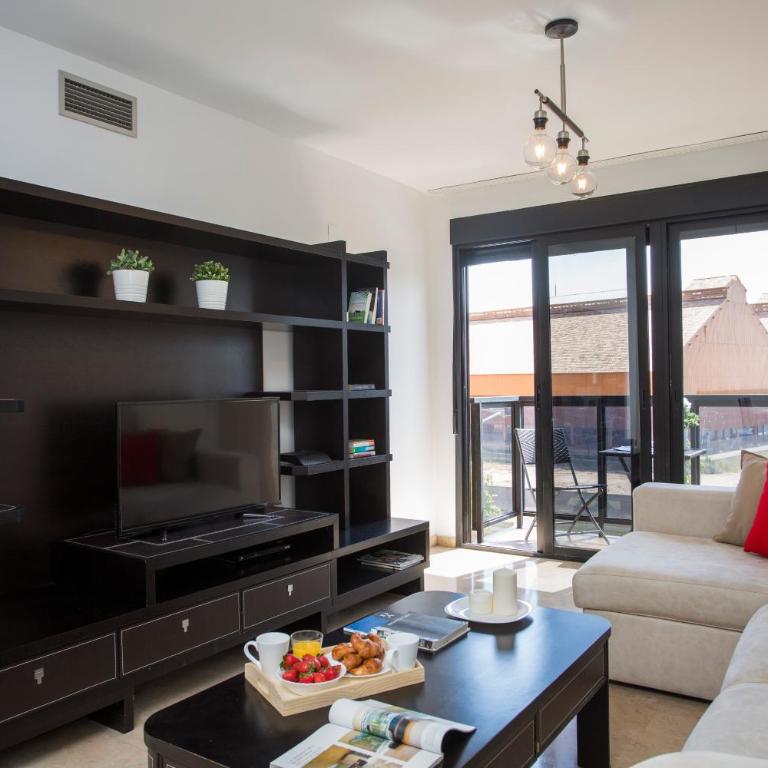 SingularStays Artes - Two-Bedroom Apartment - 6
