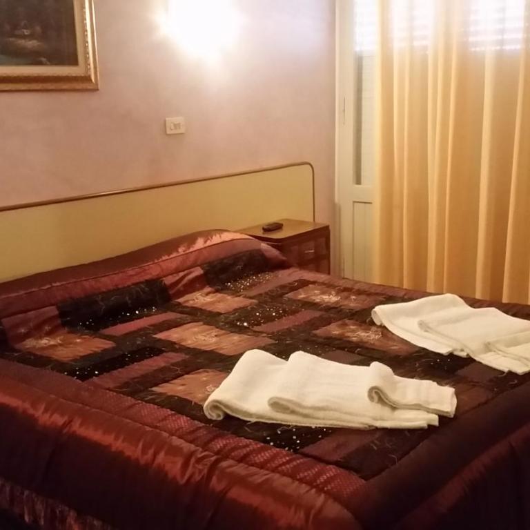 Hotel Pecci - Camera Matrimoniale - 6