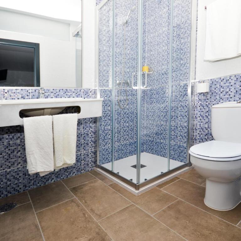Hostal Maria Jose - Habitación Doble - 2 camas - 5