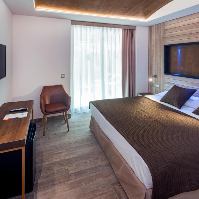 Hotel GHT Neptuno-Tossa & Venus SPA - Habitación Doble Superior - 1 o 2 camas - 7