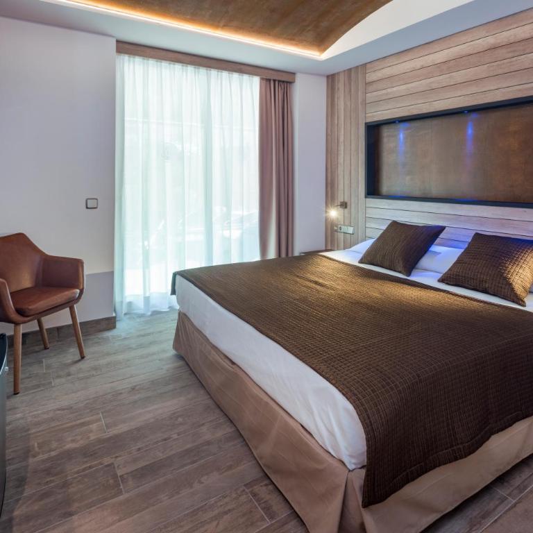 Hotel GHT Neptuno-Tossa & Venus SPA - Habitación Doble Superior - 1 o 2 camas - 8