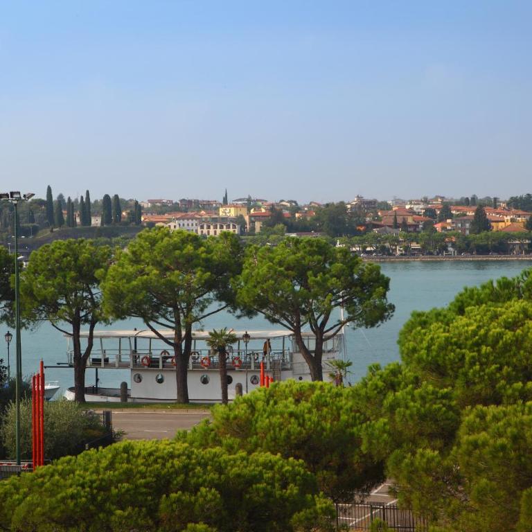 Hotel Ristorante Al Fiore - Camera Matrimoniale con Vista Lago - 3