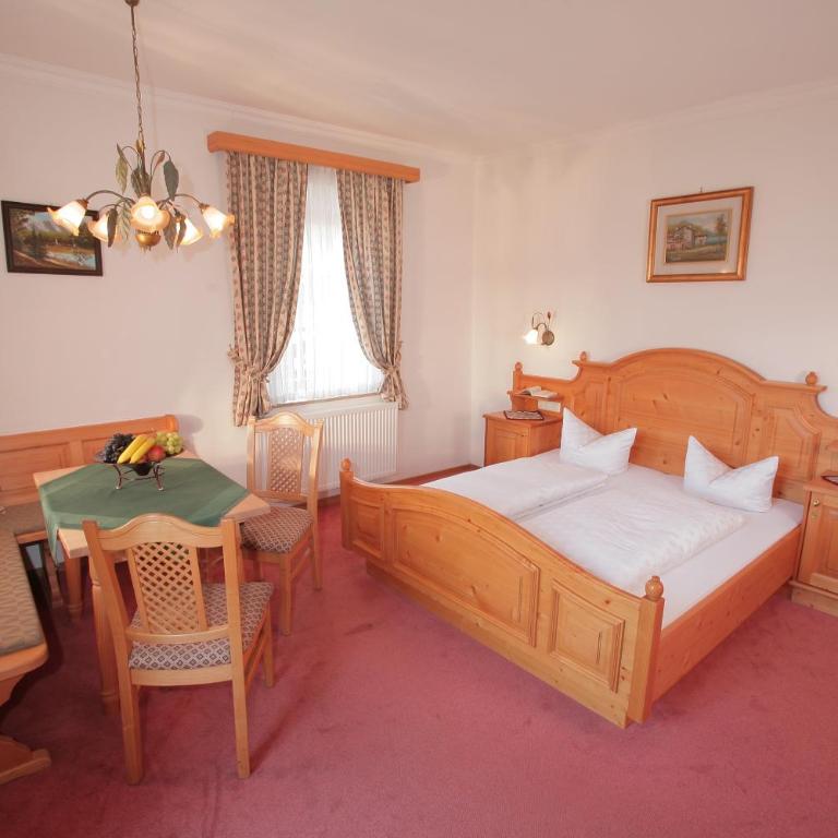 Theresenhof - Doppelzimmer mit Balkon - 1