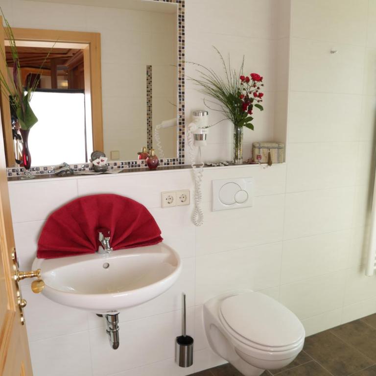 Theresenhof - Deluxe Double Room with Balcony - no pets allowed - 6