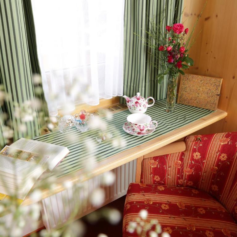Theresenhof - Single Room with Balcony - no pets allowed - 2