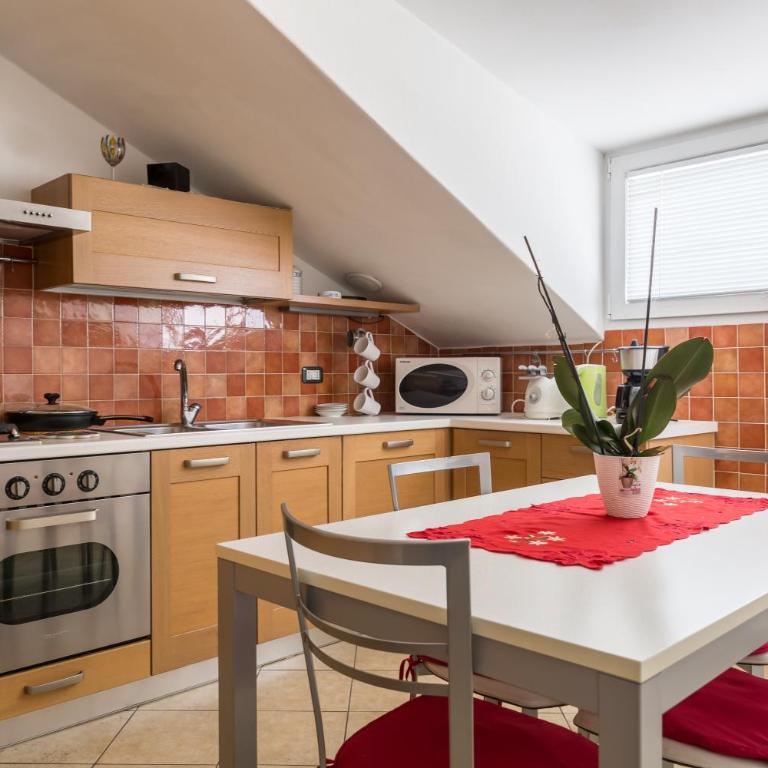 Linden Apartment - Appartamento con 2 Camere da Letto e Balcone - 15
