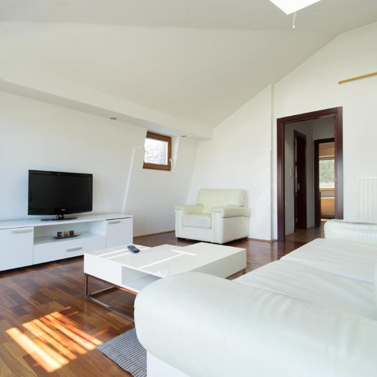 Beautiful View Of Sarajevo Center - Apartment with Balcony - 16