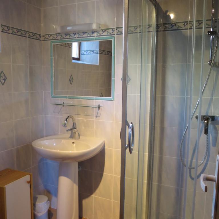 Gîte et chambres d'hôtes "La Tourtette" 12 pers - Small Double Room - 2
