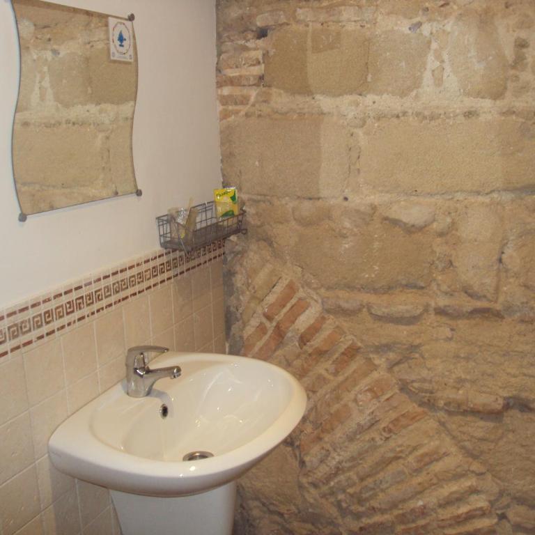 Hostal Fenix - Habitación Doble - 1 o 2 camas - 6