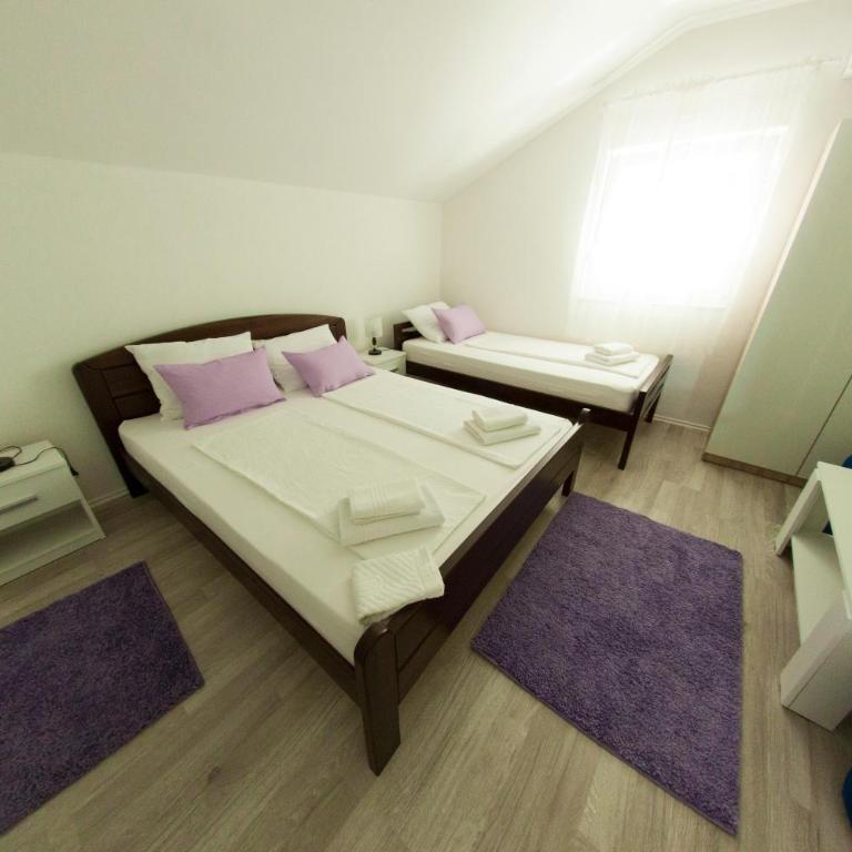 King San - Apartment with Balcony - 2