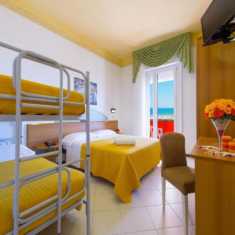 Hotel Ariane - BEACHFRONT, XXL Breakfast & Sea View - Camera Quadrupla con Vista Mare - 7