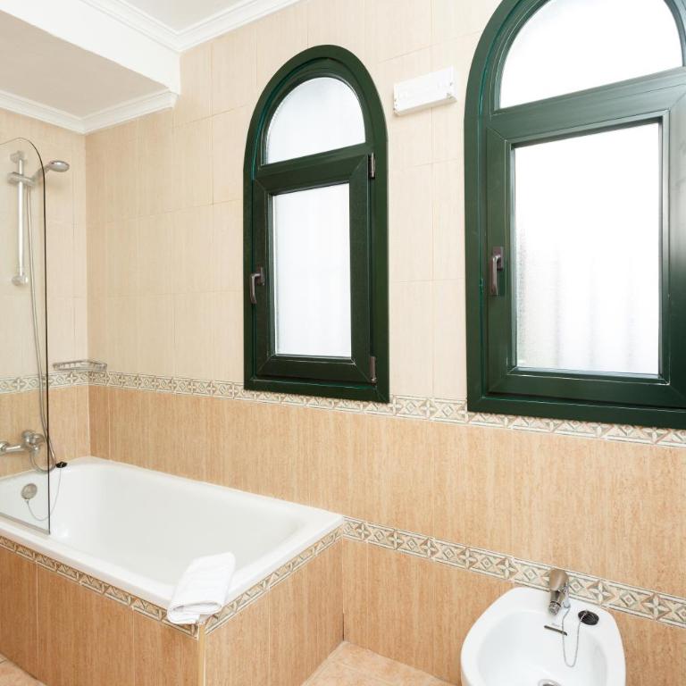 Globales Pueblo Andaluz - Habitación Doble - 2 camas - 6