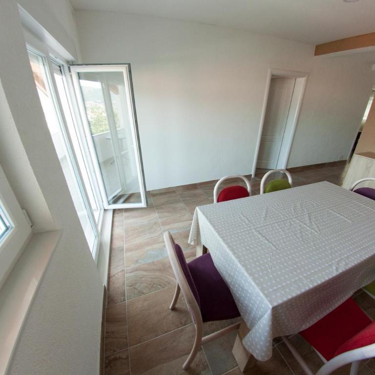 King San - Apartment with Balcony - 5