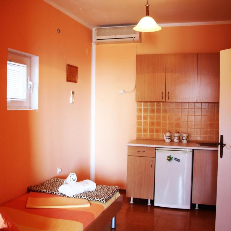 Alvanita Apartments - Comfort Apartment with Balcony and Sea View - 3