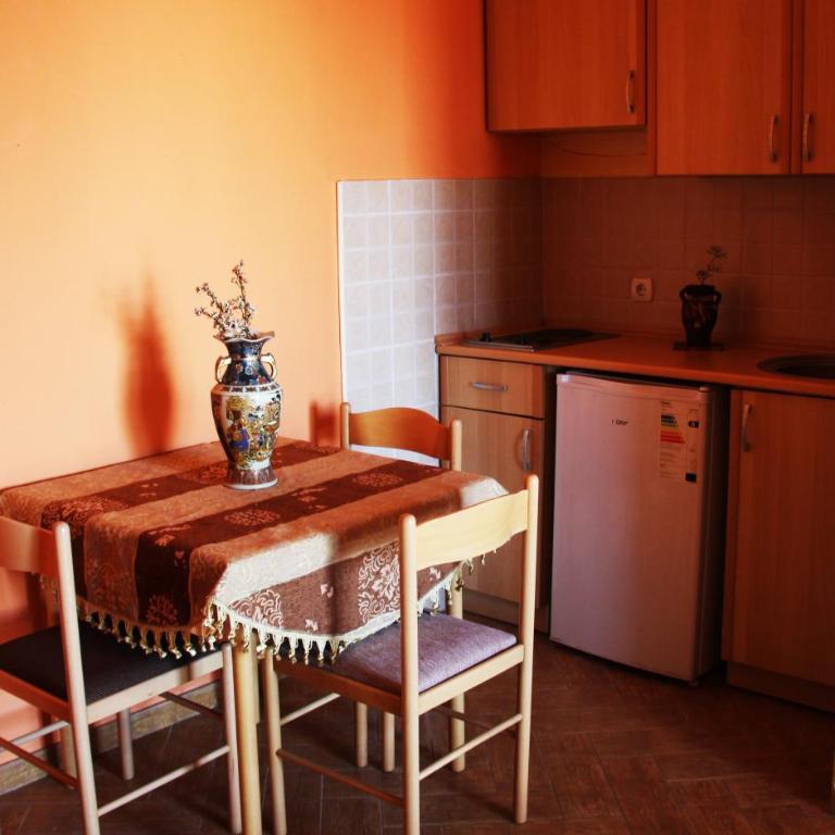 Alvanita Apartments - One-Bedroom Apartment with Balcony - 1