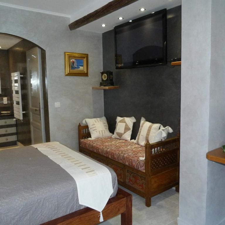 Les Bambous B&B - Deluxe Doppelzimmer mit Poolblick - 29