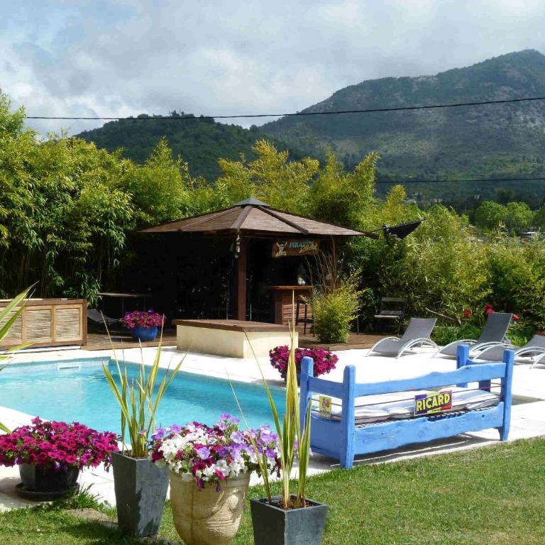Les Bambous B&B - Doppelzimmer mit Poolblick - 29
