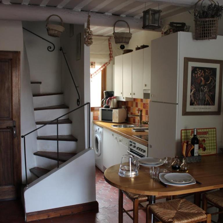 Duplex en plein centre de L'Isle sur La Sorgue - Apartamento - 2 niveles - 4
