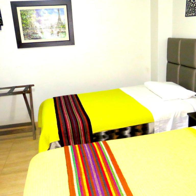 Hostal Mica - Habitación Familiar Deluxe - 3