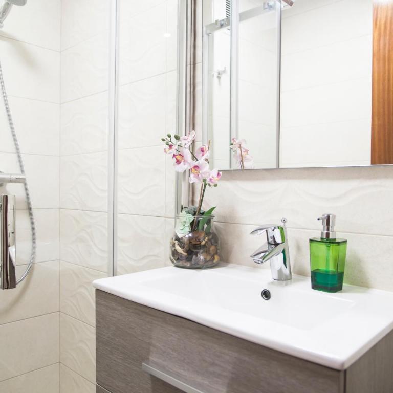 Apartamento Cardenal - Three-Bedroom Apartment - 20