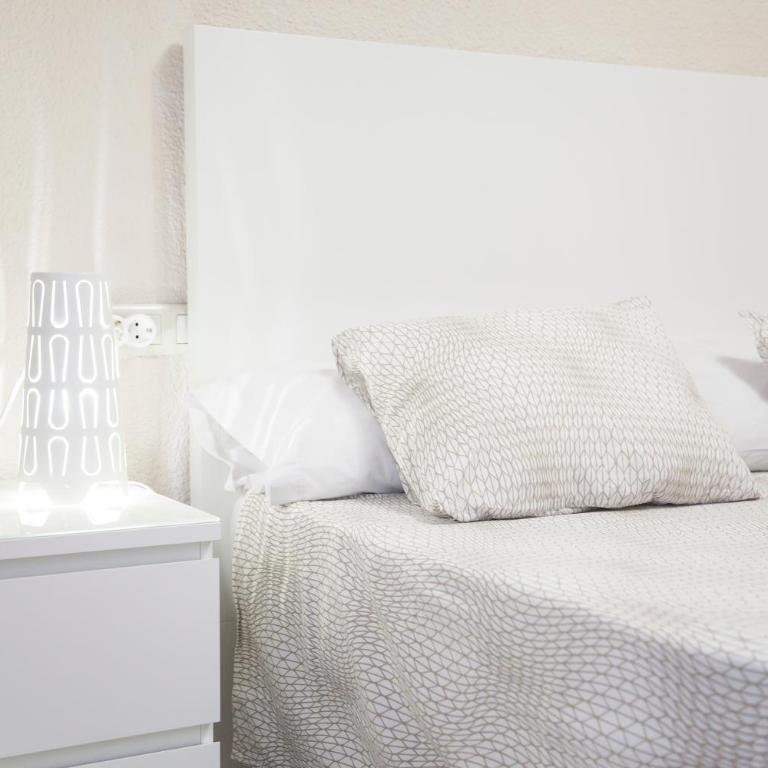 Apartamento Cardenal - Three-Bedroom Apartment - 11