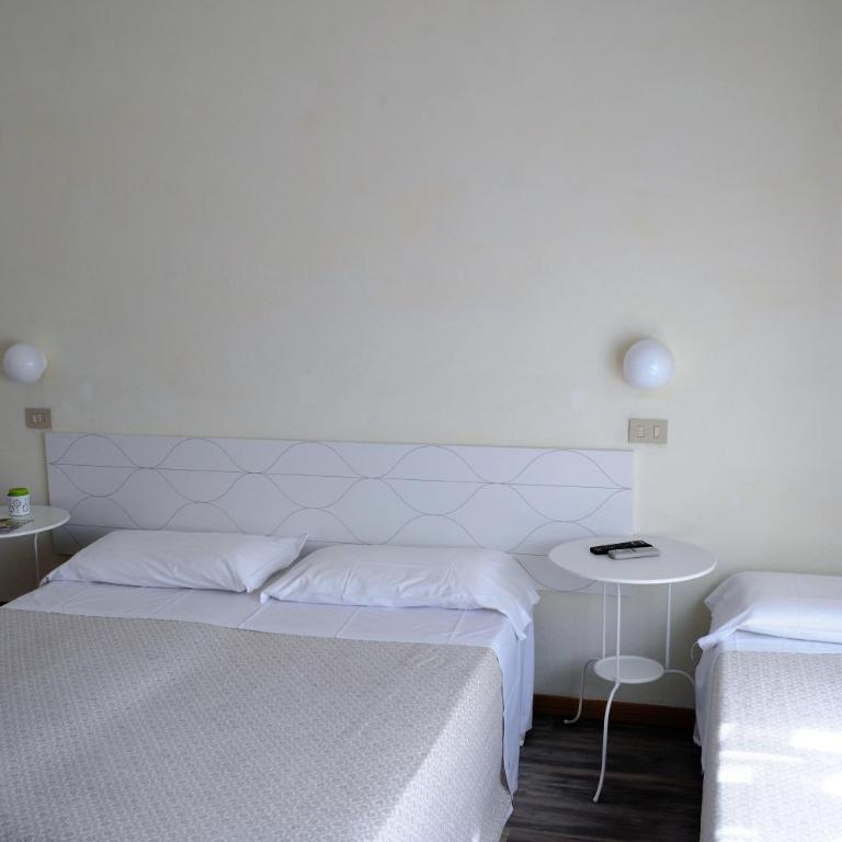 Hotel Cecile - Camera Tripla - 10