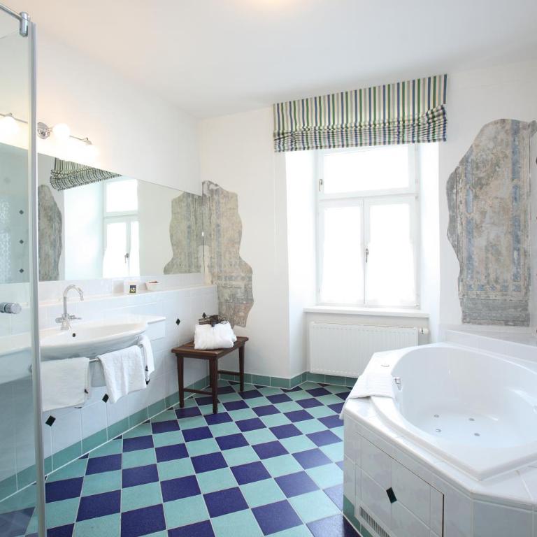 Hotel Post Karlon - Suite mit Whirlpool - 10