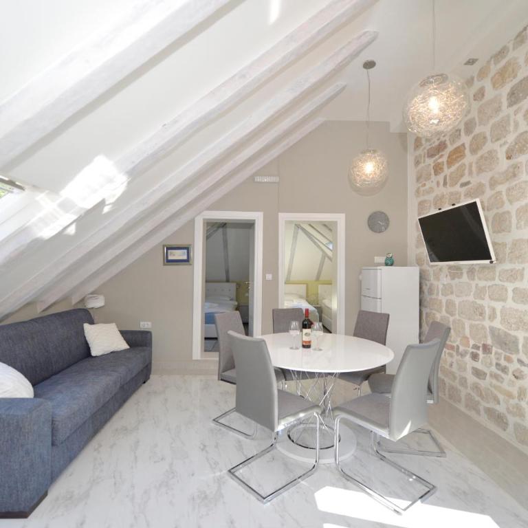 Palazzo Max and Alex Apartments - Standard Double Suite - 7
