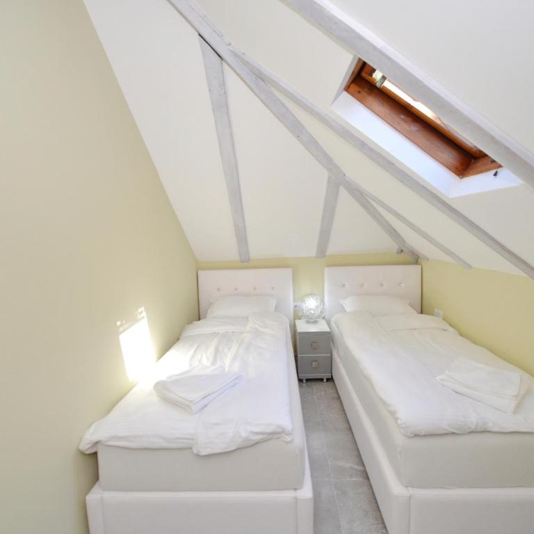 Palazzo Max and Alex Apartments - Standard Double Suite - 1