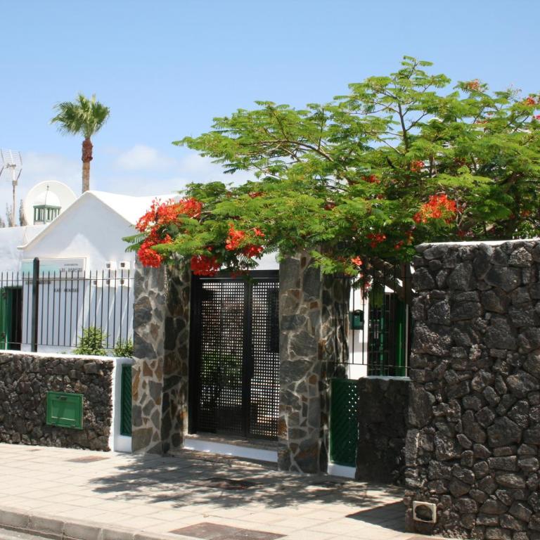 Apartamentos las Acacias - One-Bedroom Apartment - 12