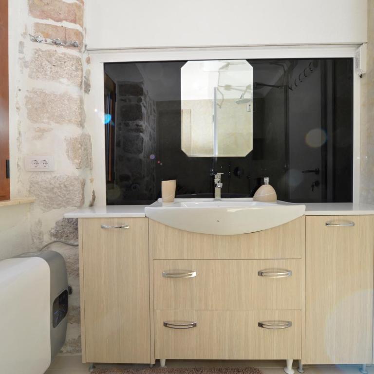 Palazzo Max and Alex Apartments - Deluxe Suite with Sea View - 12