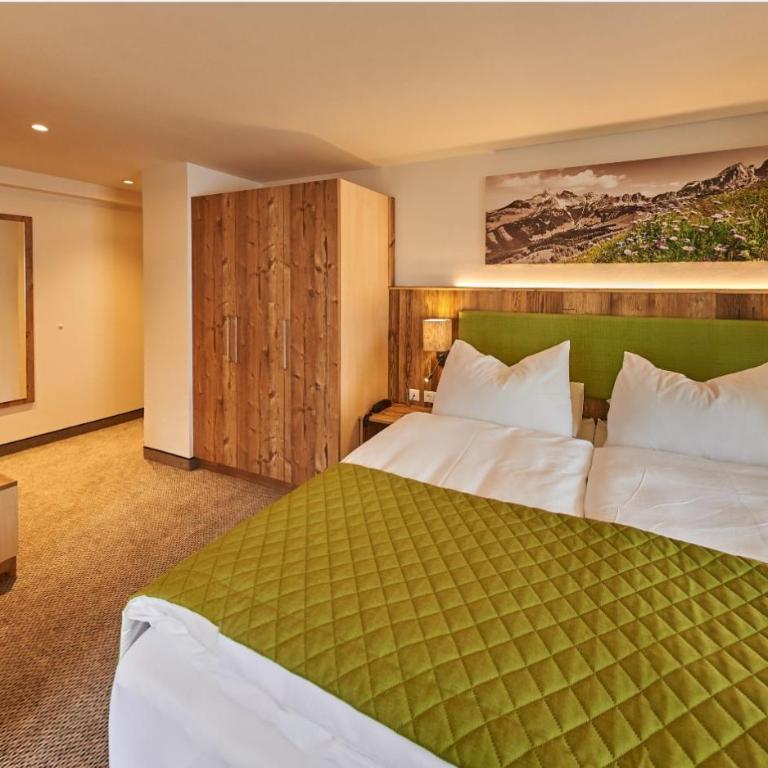 Alpenhotel Wurzer - Triple Room - 11