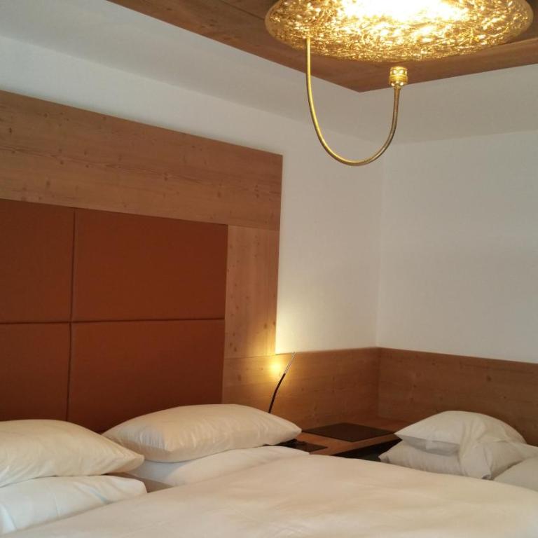 Hotel Vergeiner - Dreibettzimmer mit Balkon - 4