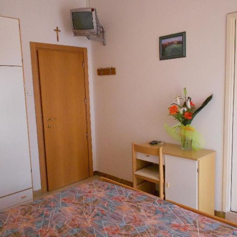 Hotel Vevey - Double Room with Balcony - 2