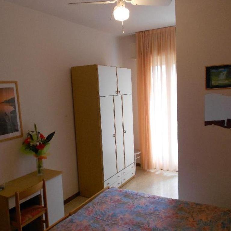 Hotel Vevey - Double Room with Balcony - 6