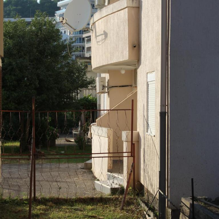 Apartments Bečić - Two-Bedroom Apartment - 23