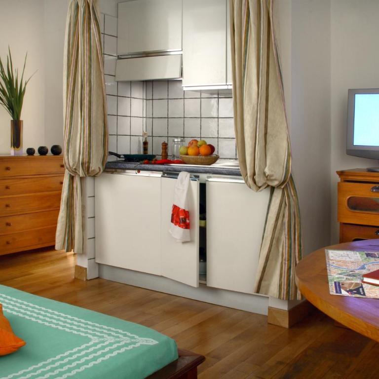 Bollo Apartments - Quadruple Room with Kitchenette - 1